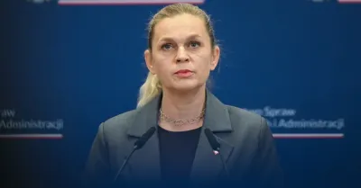 Nowacka: musimy tak zmienić przepisy, by dyrektor szkoły mógł odebrać uczniowi przedmiot niebezpieczny